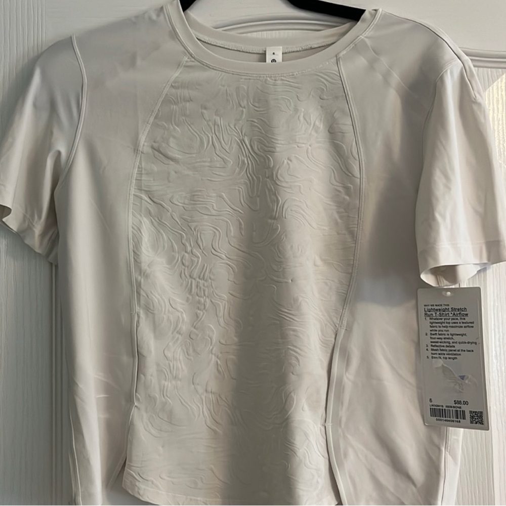 NWT lululemon Stretch run t-shirt airflow, size 6